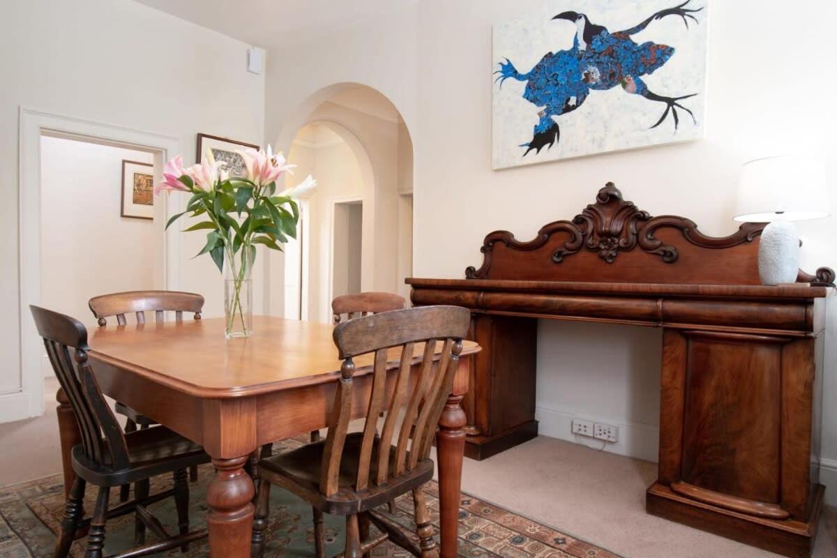 Villa Charming On Charles à Launceston Extérieur photo