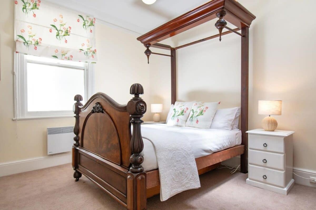 Villa Charming On Charles à Launceston Extérieur photo