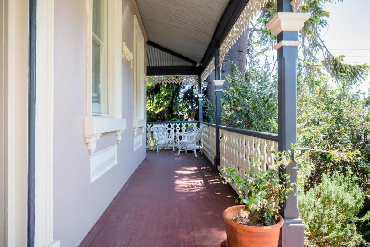 Villa Charming On Charles à Launceston Extérieur photo