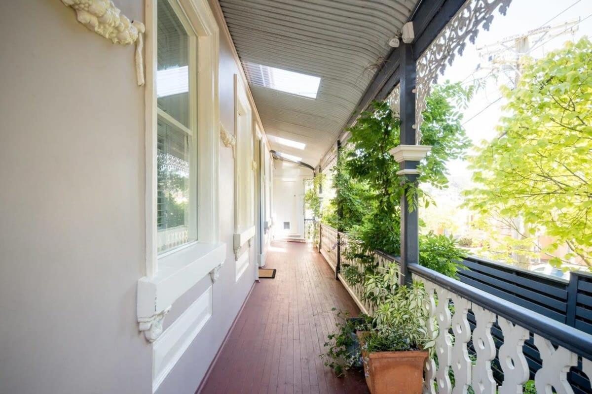 Villa Charming On Charles à Launceston Extérieur photo